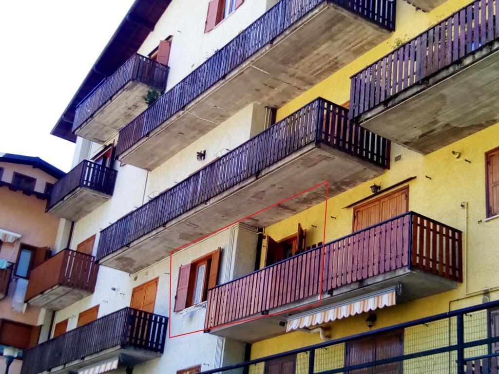 Bilocale A Piazza Brembana Lägenhet Exteriör bild